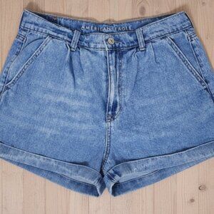 American Eagle Women’s Size 8 High-Rise Denim Mom Shorts Medium Wash